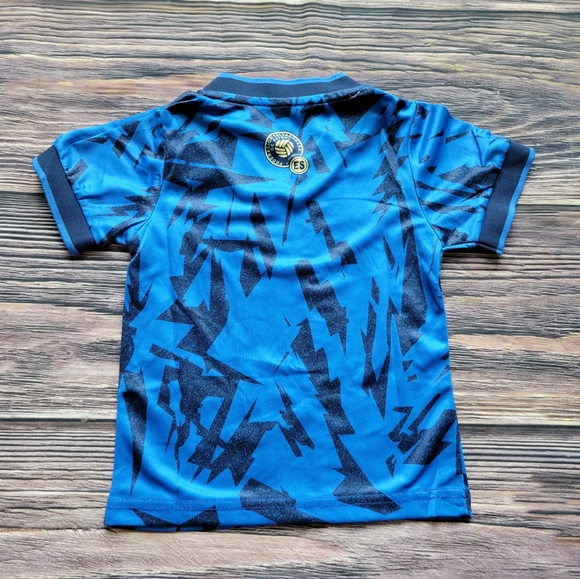 El Salvador kid's soccer Jersey and shorts futbol - Picture 2 of 3